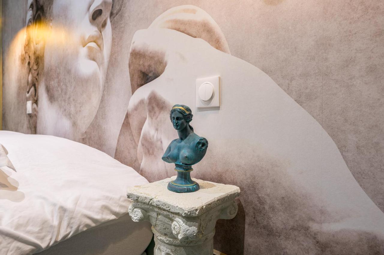Le Musee D'Aphrodite / Jacuzzi Montgeron Exterior foto